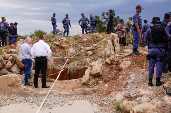 14 Illegal Miners Killed in South Africa Mine Collapse